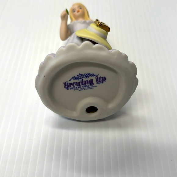 Enesco Growing Up Girls Blonde Age 12 Birthday Girl Figurine - Picture 2 of 4